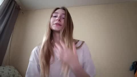 Snapshot of tishabhagat chatting on November 3, 2025, 6:36 am Hi Im Carry 18 years old online show from November 3, 2025, 6:36 am