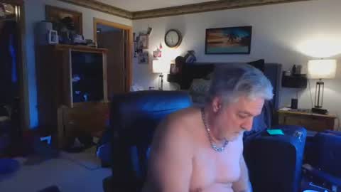 titsantats online show from October 11, 2025, 10:41 pm