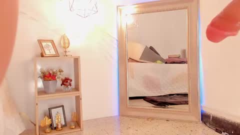 Tivizay online show from March 4, 2025, 2:32 pm