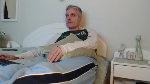 Daniel Bisexual uncut 20cm online show from January 25, 2025, 4:03 pm