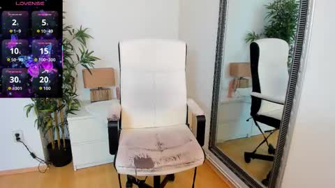 Snapshot of tokio_akali chatting on October 12, 2025, 4:22 am Tokyo online show from October 12, 2025, 4:22 am