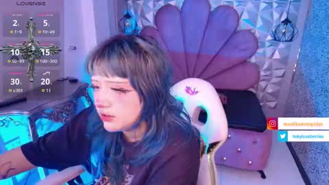 toky         online show from December 4, 2025, 7:44 pm