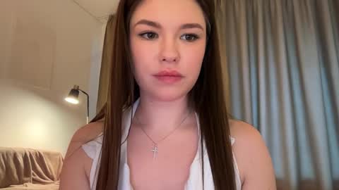 Alice  Alice -   online show from April 25, 2026, 2:47 pm