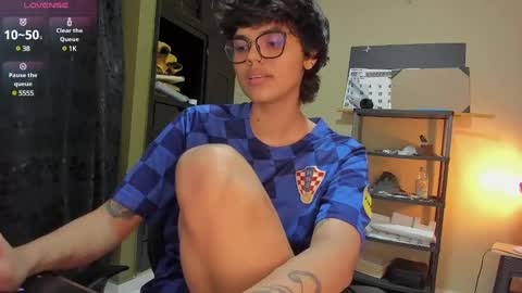 Snapshot of tokyo_uwu chatting on December 26, 2024, 11:32 am sofi 3 online show from December 26, 2024, 11:32 am