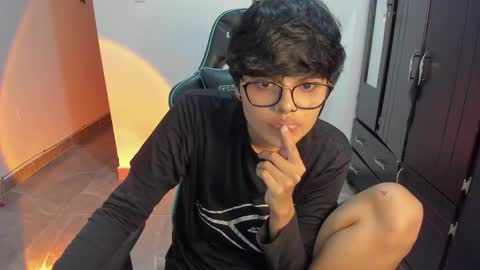 Snapshot of tokyo_uwu chatting on January 7, 2025, 1:28 am sofi 3 online show from January 7, 2025, 1:28 am