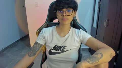 Snapshot of tokyo_uwu chatting on January 23, 2025, 4:30 am sofi 3 online show from January 23, 2025, 4:30 am