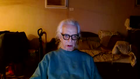 tom112292014 online show from December 23, 2025, 2:42 am