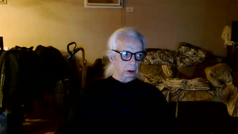 tom112292014 online show from April 9, 2026, 2:22 am