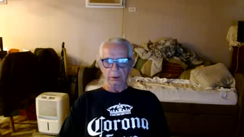 tom112292014 online show from July 7, 2026, 9:52 pm