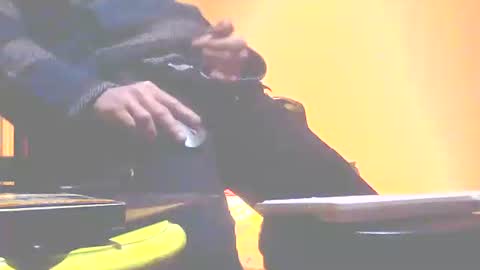 Ymmot   online show from April 21, 2026, 3:35 am