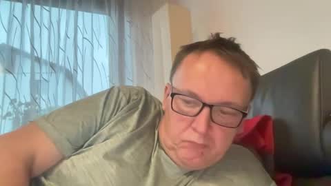 Snapshot of tom6644 chatting on December 23, 2024, 3:01 pm Tom online show from December 23, 2024, 3:01 pm