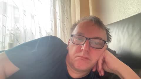 Snapshot of tom6644 chatting on February 1, 2025, 8:29 am Tom online show from February 1, 2025, 8:29 am