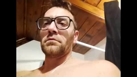 tom8312 online show from December 2, 2025, 6:03 pm