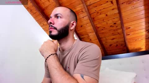   online show from October 19, 2025, 1:23 pm