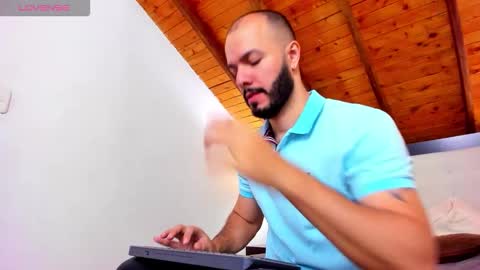   online show from November 9, 2025, 1:31 pm