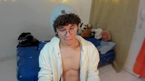 Tom Blue online show from February 6, 2026, 12:19 pm