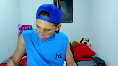 Snapshot of tom_blue10 chatting on July 22, 2026, 1:41 am Tom Blue online show from July 22, 2026, 1:41 am