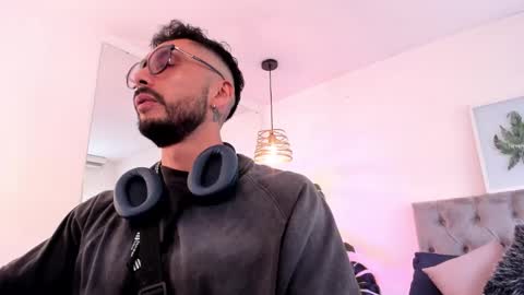 Master of pleasure online show from November 7, 2025, 12:05 pm