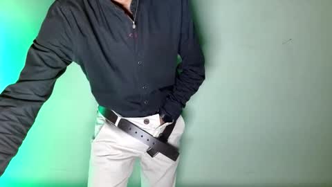 tomas gerauld. make me happy with 10000 tokens online show from January 17, 2026, 2:27 am