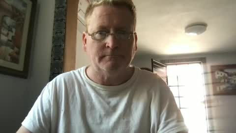 Snapshot of tomascausa chatting on January 8, 2025, 8:39 pm Hola online show from January 8, 2025, 8:39 pm