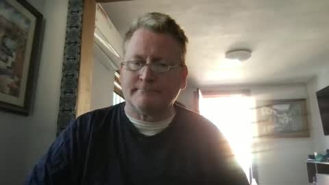 Snapshot of tomascausa chatting on January 15, 2025, 5:37 pm Hola online show from January 15, 2025, 5:37 pm