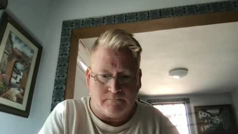 Snapshot of tomascausa chatting on January 31, 2025, 9:37 pm Hola online show from January 31, 2025, 9:37 pm