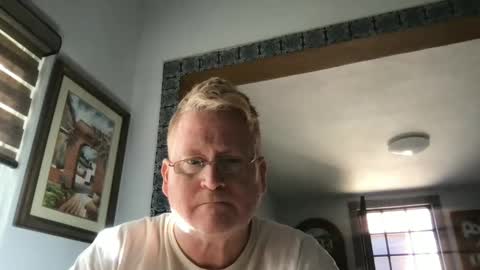 Snapshot of tomascausa chatting on February 4, 2025, 10:02 pm Hola online show from February 4, 2025, 10:02 pm