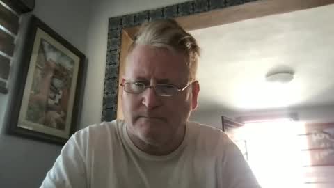 Snapshot of tomascausa chatting on February 5, 2025, 6:15 pm Hola online show from February 5, 2025, 6:15 pm