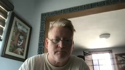 Snapshot of tomascausa chatting on February 7, 2025, 9:15 pm Hola online show from February 7, 2025, 9:15 pm