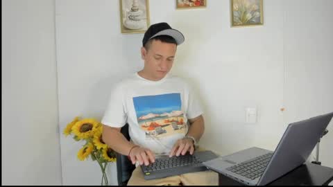 Snapshot of tomasstyl_ chatting on June 2, 2026, 6:32 pm tomasstyl_ online show from June 2, 2026, 6:32 pm