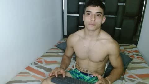 tomaz_18 online show from March 31, 2026, 9:59 pm