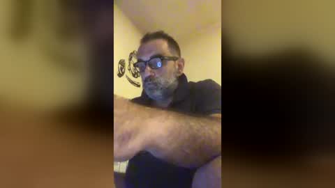 tomcop11111 online show from July 10, 2026, 11:07 pm