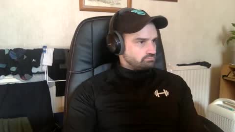 tomf1982 online show from March 22, 2026, 2:42 pm