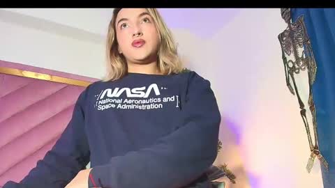   online show from November 5, 2025, 2:17 pm