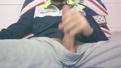 Snapshot of tommaso9046 chatting on February 14, 2025, 5:14 pm tommaso9046 online show from February 14, 2025, 5:14 pm