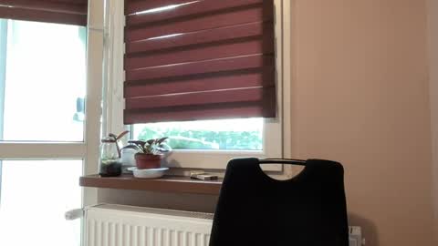 tommilovee online show from July 22, 2026, 12:08 pm