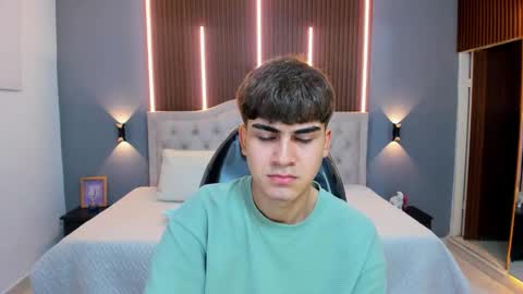 Tommy  online show from October 10, 2025, 4:33 am