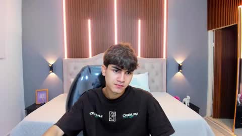 Tommy  online show from October 23, 2025, 3:28 am