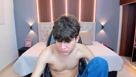 Tommy  online show from December 4, 2025, 4:22 am