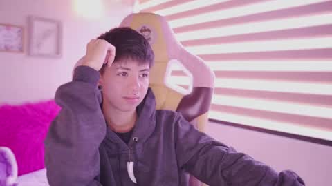 Blue  online show from March 5, 2026, 2:24 pm