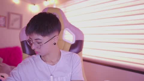 Blue  online show from April 1, 2026, 1:41 pm