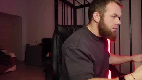 Snapshot of tommy_burnzzz chatting on February 27, 2025, 2:32 am tommy burnzzz online show from February 27, 2025, 2:32 am