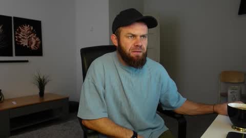  tommy burnzzz  online show from November 18, 2025, 7:46 am