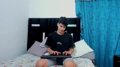 Snapshot of tommy_carlos chatting on January 14, 2025, 6:13 am   online show from January 14, 2025, 6:13 am