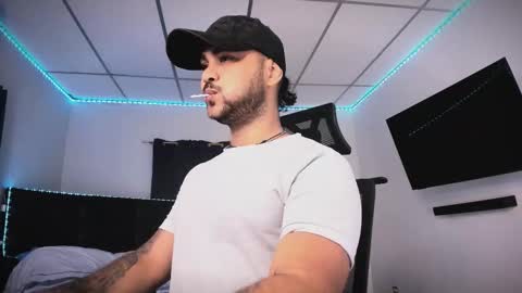 Snapshot of tommy_sccott chatting on February 6, 2026, 10:35 pm tommy_sccott online show from February 6, 2026, 10:35 pm