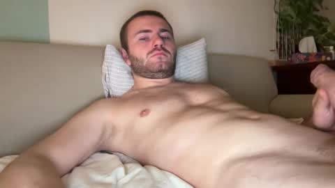 tommyflash_tut online show from October 3, 2025, 8:39 pm