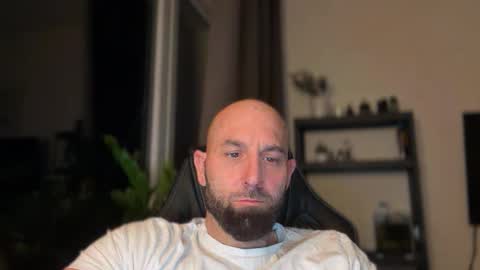 Snapshot of tommyx01 chatting on April 29, 2026, 7:53 pm Thomas Fit online show from April 29, 2026, 7:53 pm