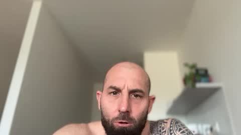 Snapshot of tommyx01 chatting on May 5, 2026, 12:02 pm Thomas Fit online show from May 5, 2026, 12:02 pm