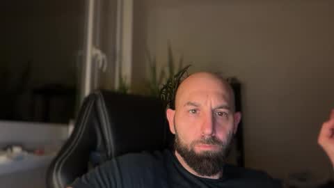 Snapshot of tommyx01 chatting on May 11, 2026, 10:07 pm Thomas Fit online show from May 11, 2026, 10:07 pm