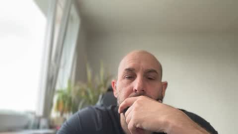 Snapshot of tommyx01 chatting on May 12, 2026, 10:45 am Thomas Fit online show from May 12, 2026, 10:45 am